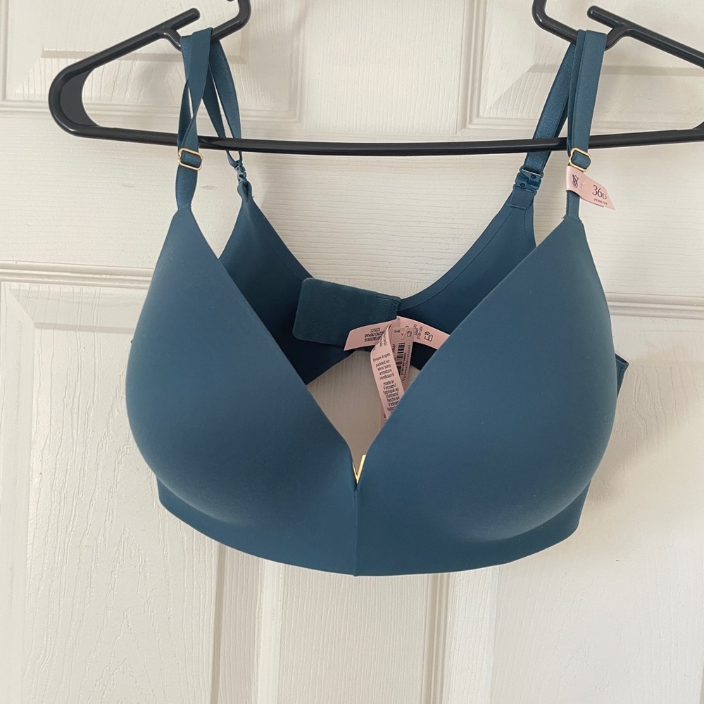 NWT Victoria's Secret Teal Smooth Molded T-Shirt Bra